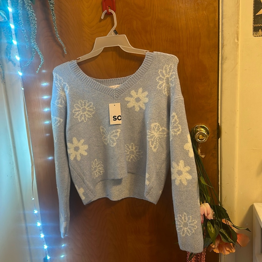 Pullover sweatshirt